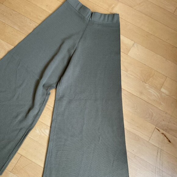 Brian Bailey BNWOT knit culottes XSmall olive crop - Picture 3 of 6